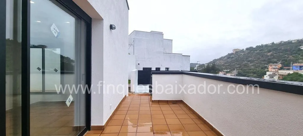 Terrass - New Build House with Pool in Segur de Calafell