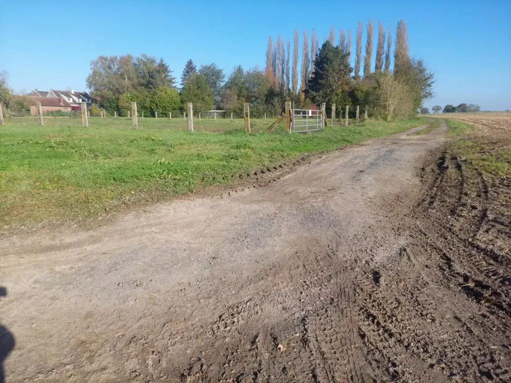 Aed - Buildable Land with South-East Exposure in Calm Area