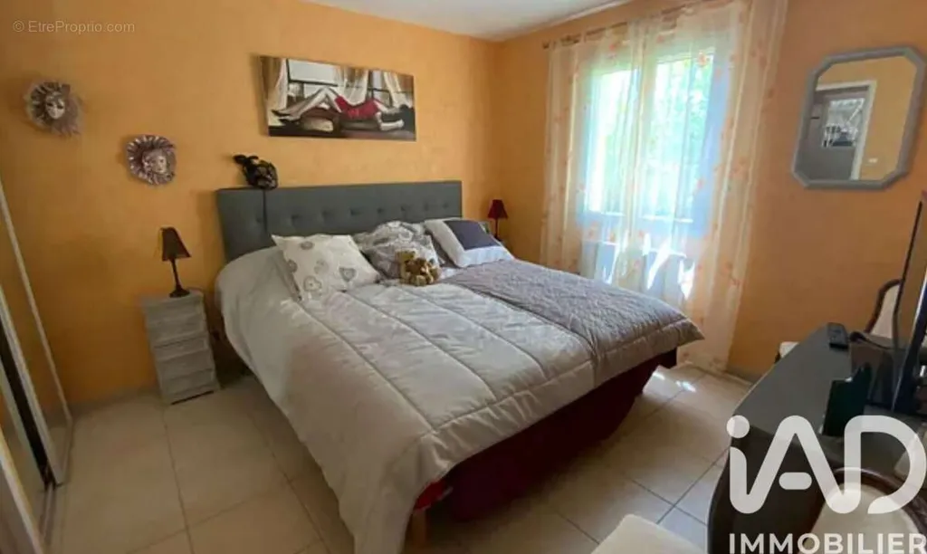 Chambres - Villa avec Piscine et Jardin à Puimisson