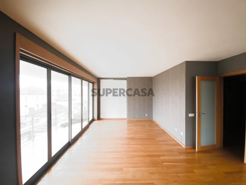 Elutuba - Duplex T4+1 with Sea Views in Matosinhos