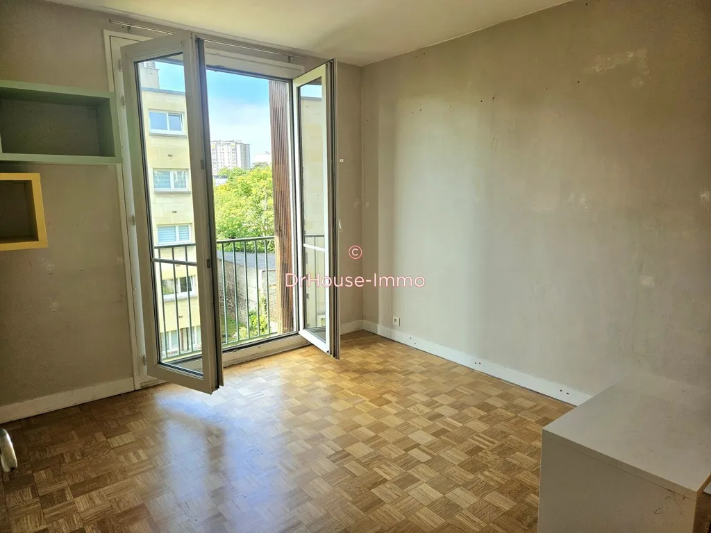 Stanze - 3-Bedroom Flat, South-Facing, Near RER