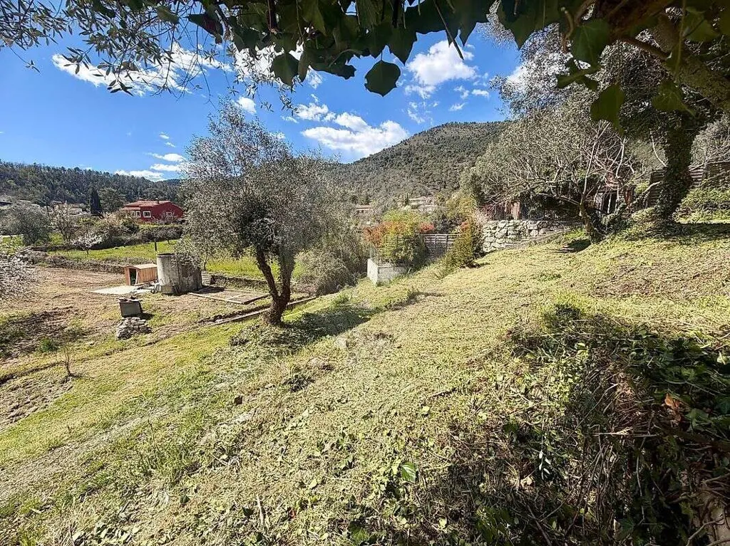 Aed - Buildable Plot with South Exposure in Tourrette-Levens