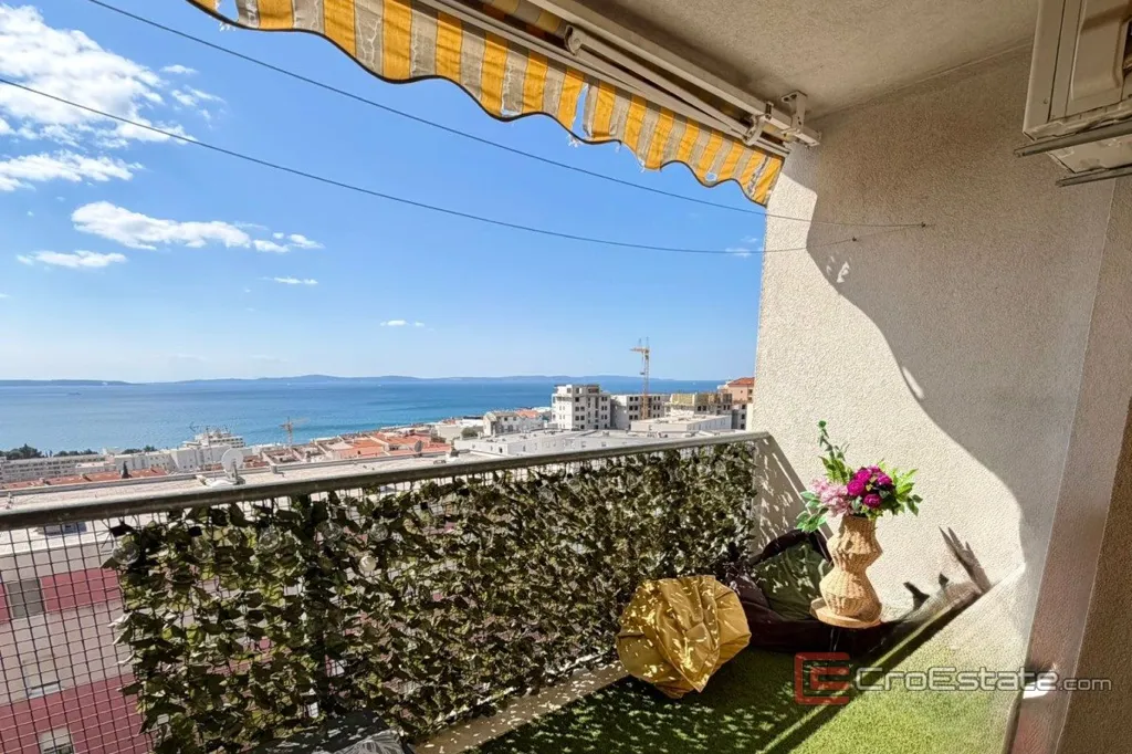 Rõdu - Apartment with Sea View in Split, Žnjan