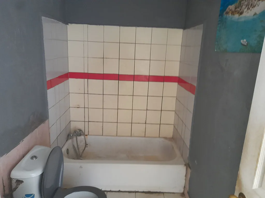 Bagni - Semi-Detached House with Garden in Saint Andre