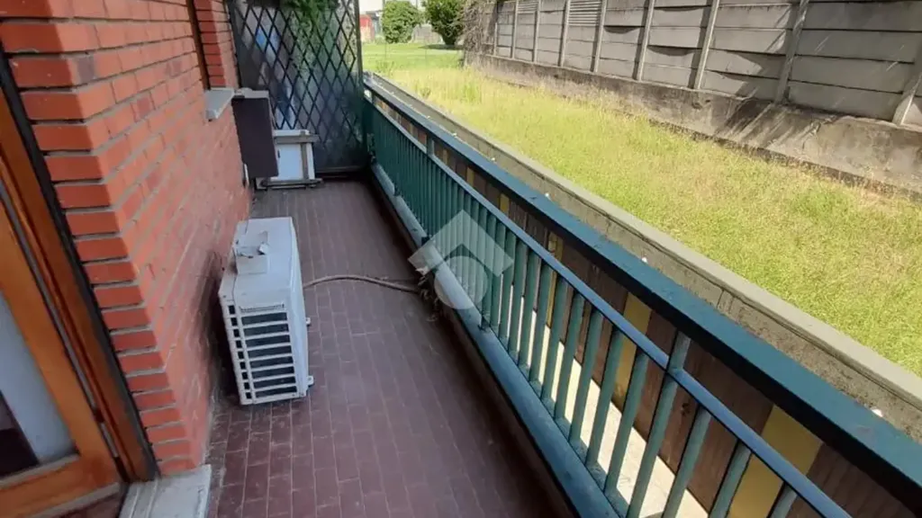 Rõdu - Studio Flat with Balcony in Brescia