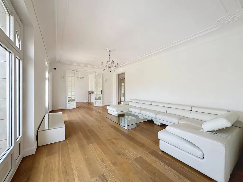 3 magamistoaga korter asukohas Ixelles