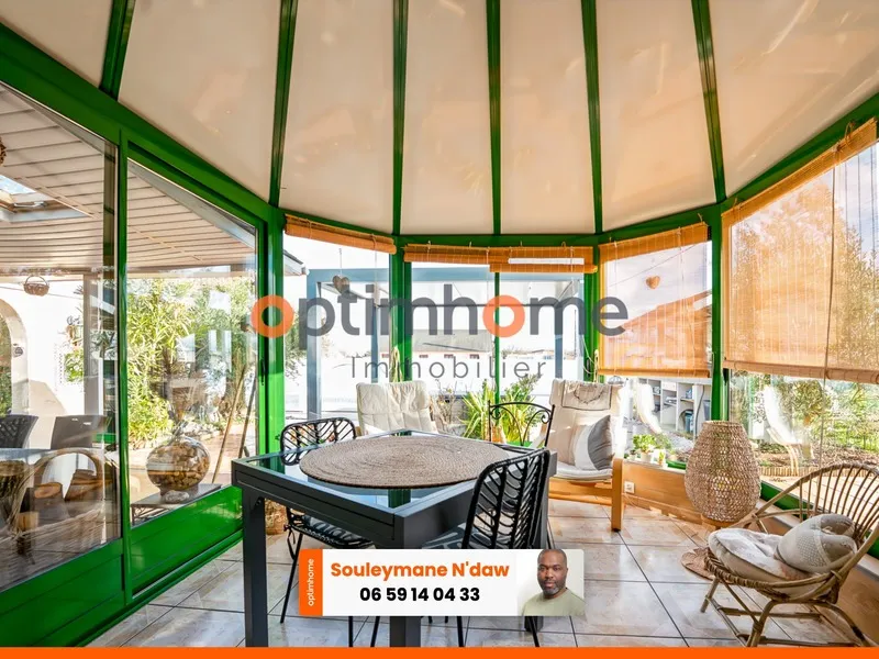 Terrasse - Maison en Pierre de Loire avec Piscine à Saumur