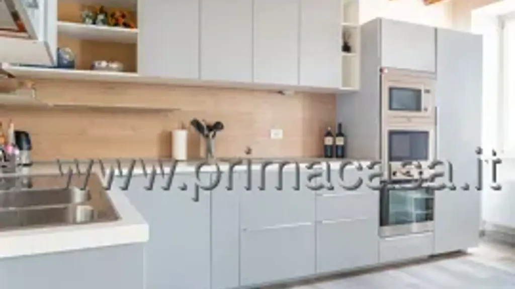 Cocina - Trilocale with Terraced View in Gargnano