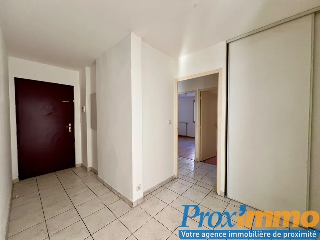 Entrée - Appartement avec Balcon dans Résidence Sécurisée
