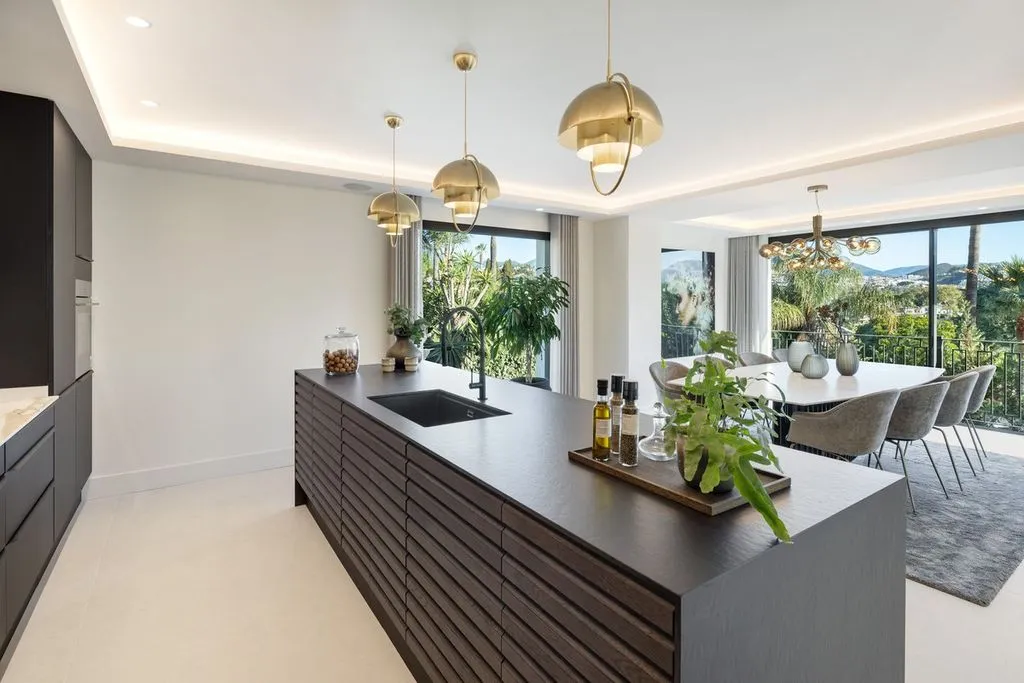 Cuisine - Luxury Villa with Pool in Nueva Andalucía