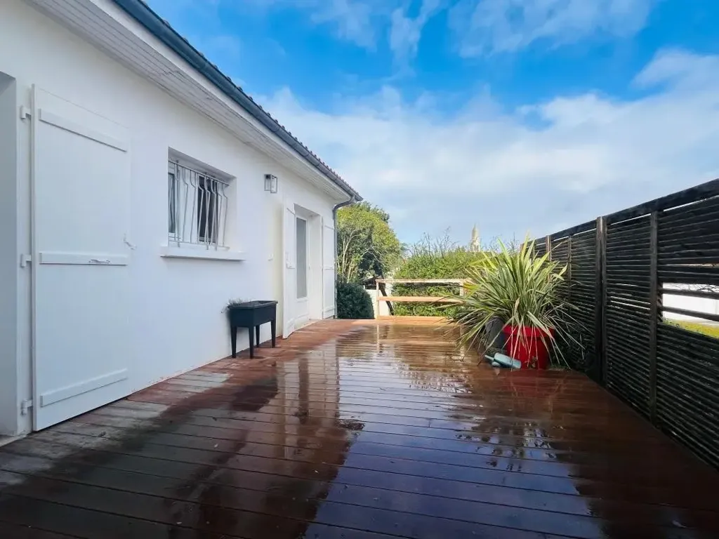 Terrass - House with Substantial Basement in La Rochelle