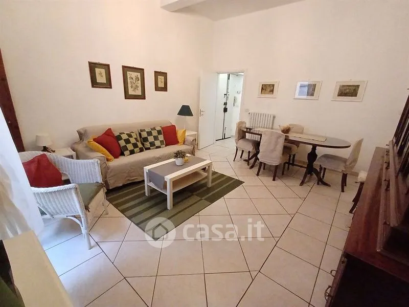 Séjour - Armed Trilocale with Balcony in Florence