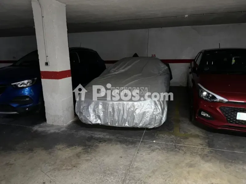 Garage - Appartement 3 pièces à ES
