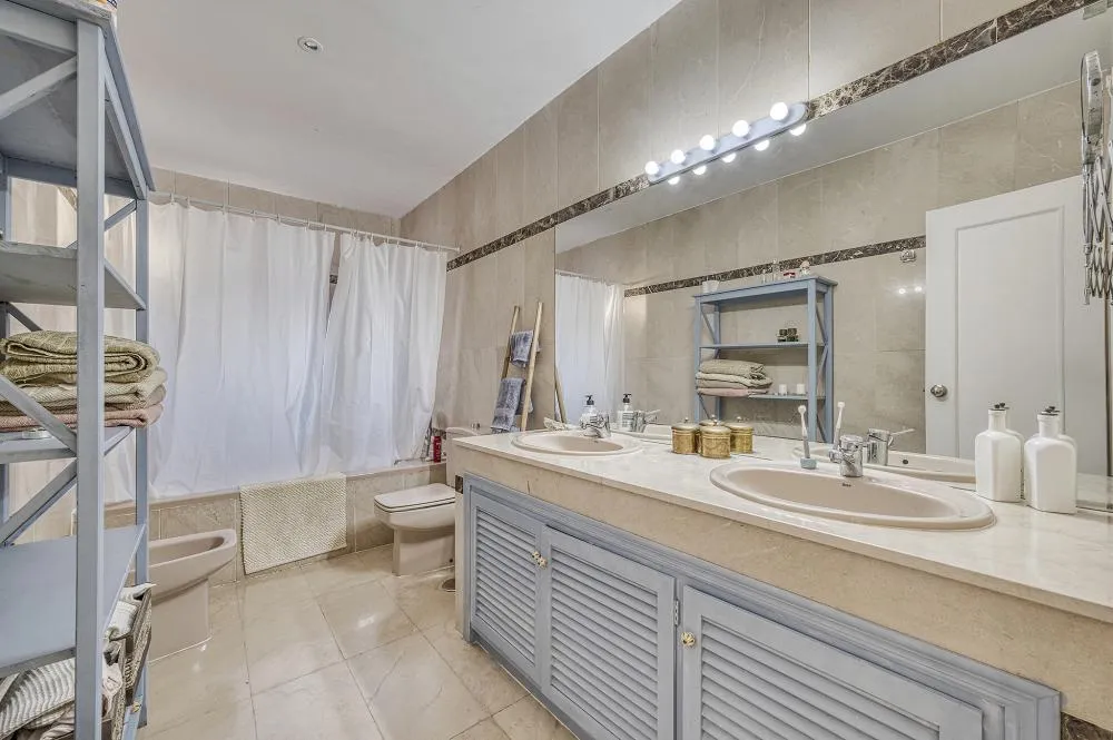 Bagni - Duplex with Garden in Marbella's Casco Antiguo