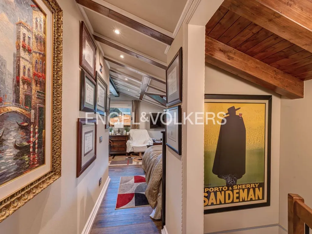 Esik - Lake View Flat with Attic in Oliveto Lario