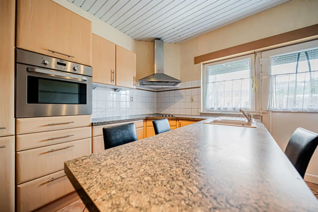 Cucina - House with Waterfront Quay in Engis