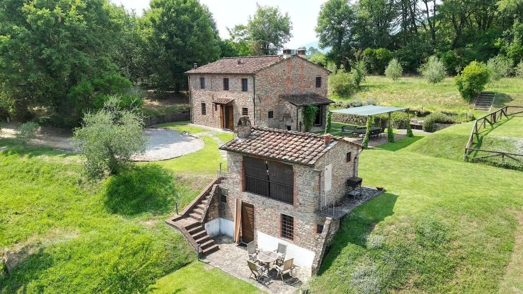 Õhuvaade - Rustic Tuscan Farmhouse with Pool near Lucca