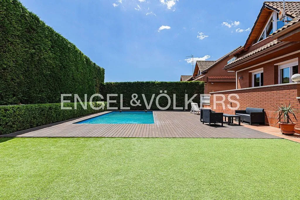 Bassein - Chalet with Pool and Terrace in Mira-sol