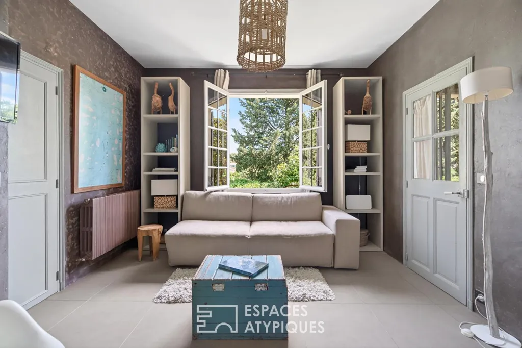 Living Room - 18th-Century Mas with Pool in Paradou