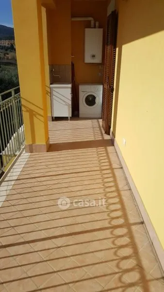 Balcone - Attico ammobiliato con terrazzo a Narni