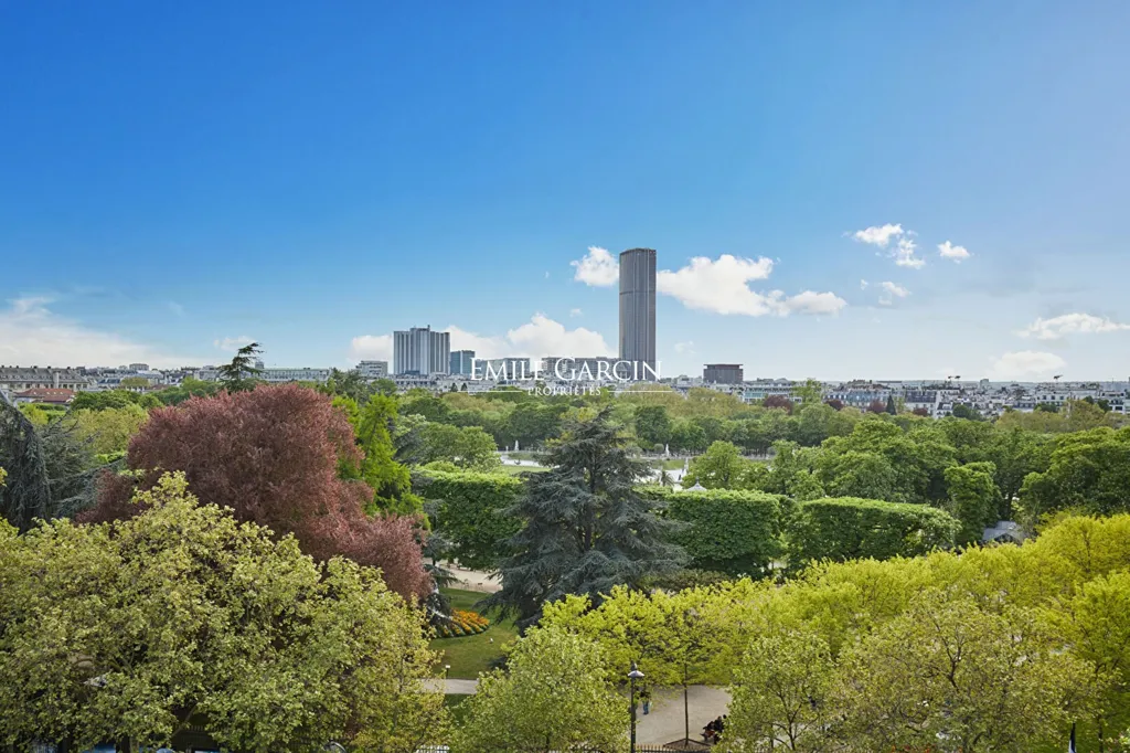 Appartement de luxe avec balcon au Jardin du Luxembourg, Paris