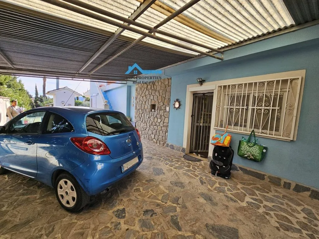 Garaaž - Luxury Villa with Pool in Colonia Escandinavia