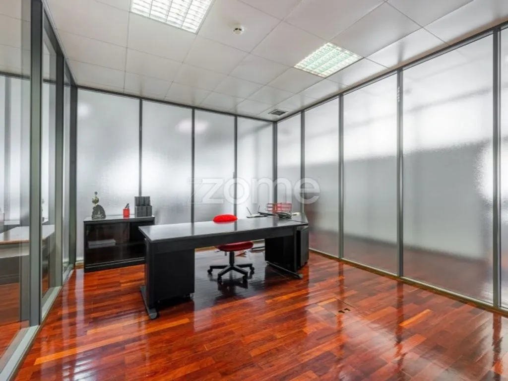 Kabinet - Corporate Office with South Terrace in Maia