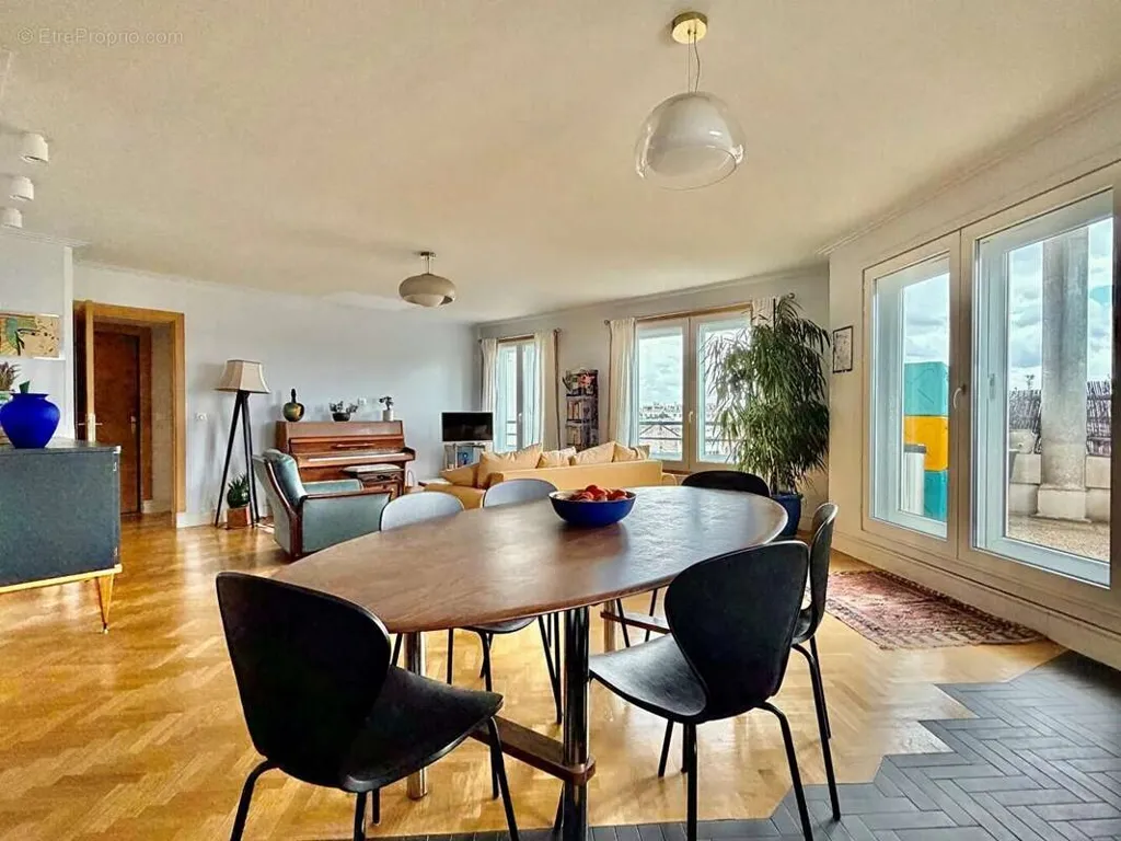 Söögituba - Apartment with Terrace in Colombes les Vallées