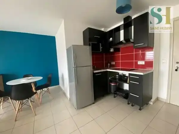 Kitchen - 2-Bedroom Apartment with City View in Sainte-Clotilde