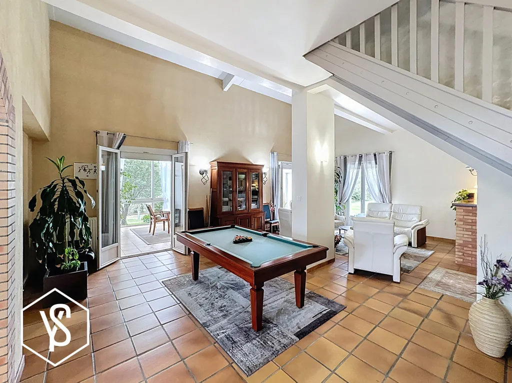 Séjour - Villa d'Architecte avec Piscine à Escalquens