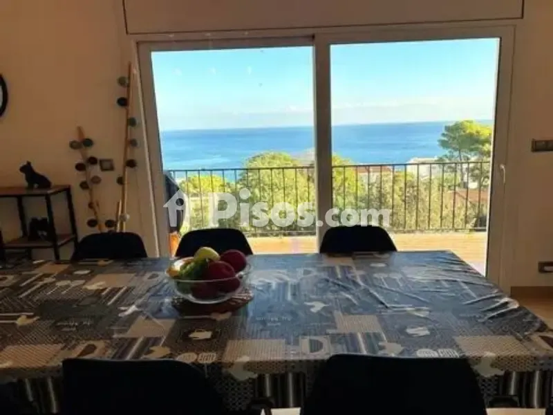 Söögituba - Apartment with Sea View in Llançà