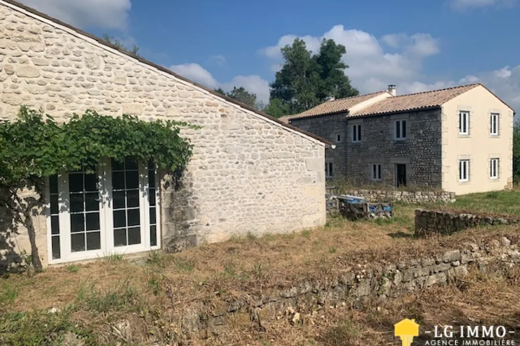Välivaade - 11 Traditional Stone Houses in Charente Region