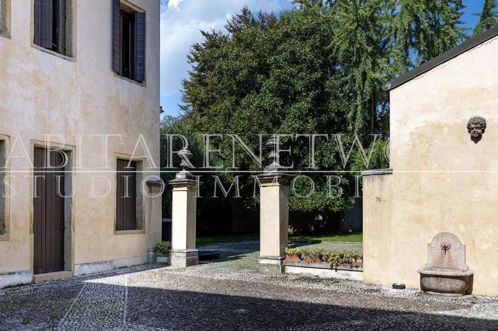 Giardino - Historic Apartment with Courtyard View in Padua