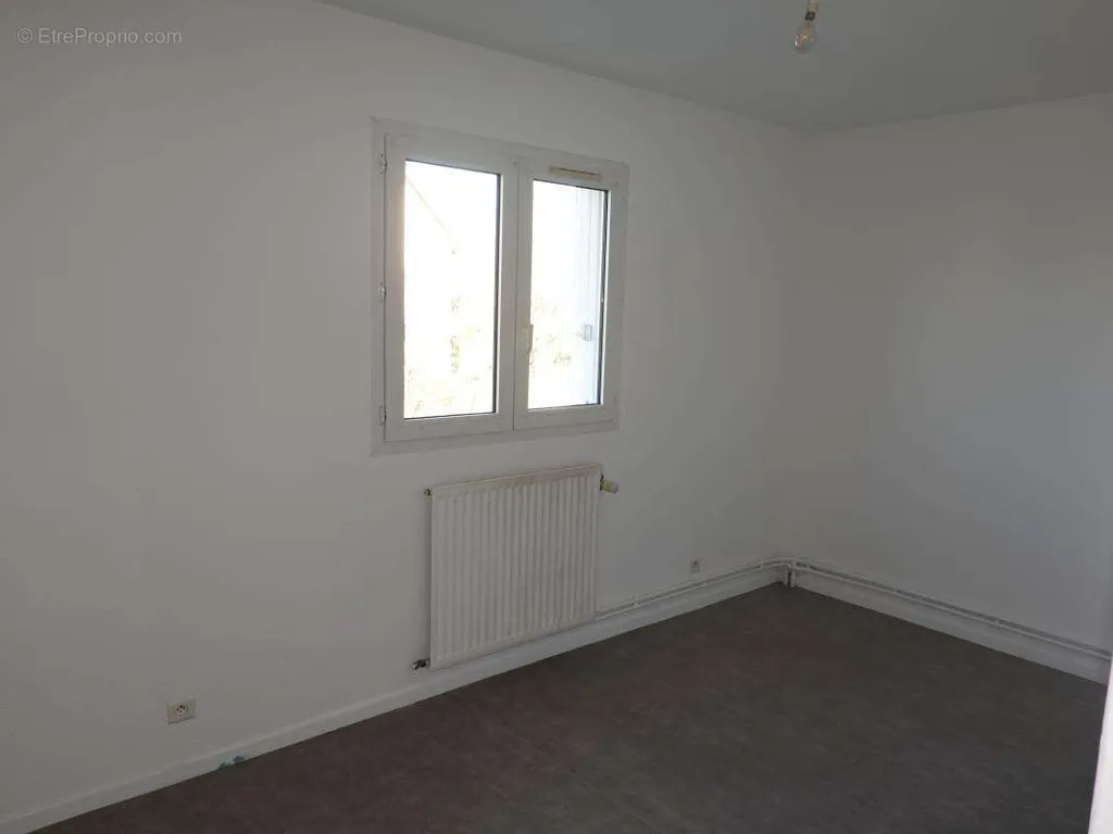 Toad - Terraced House with Garden in Echenans