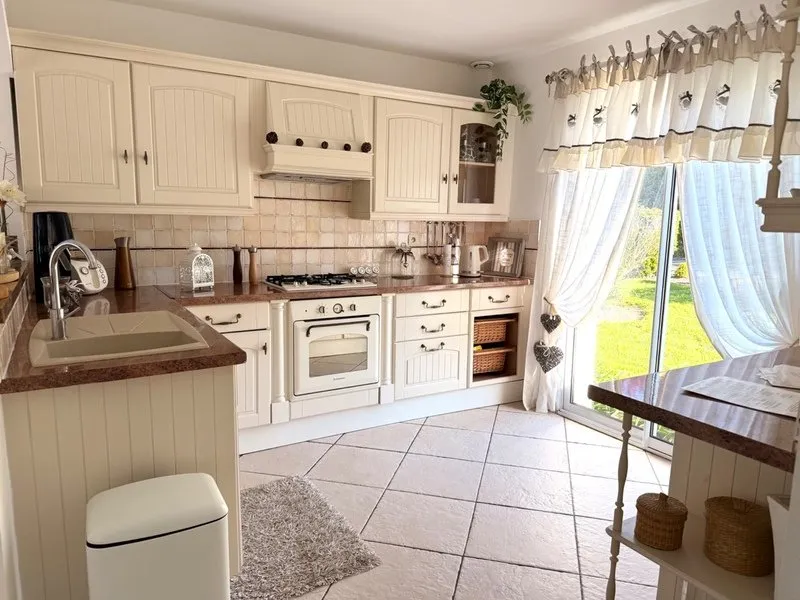 Cuisine - Maison Traditionnelle avec Piscine à 16 km de Dieppe