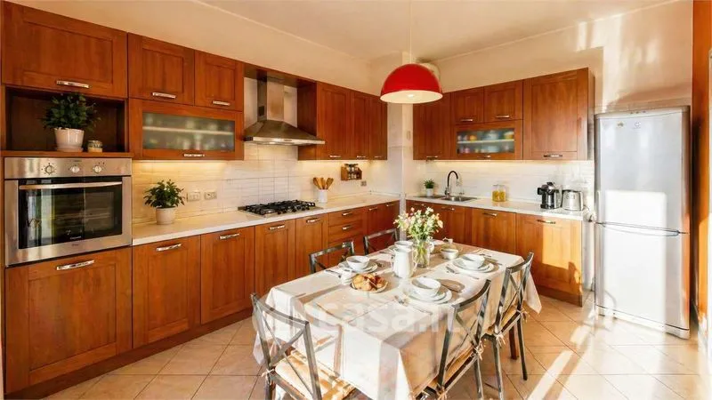 Köök - Spacious 3-Bedroom Apartment in Arcore