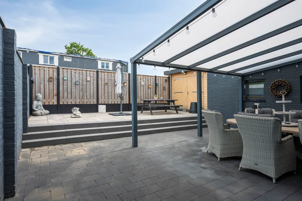 Terrace - Detached House with Solar Panels in Heerlen