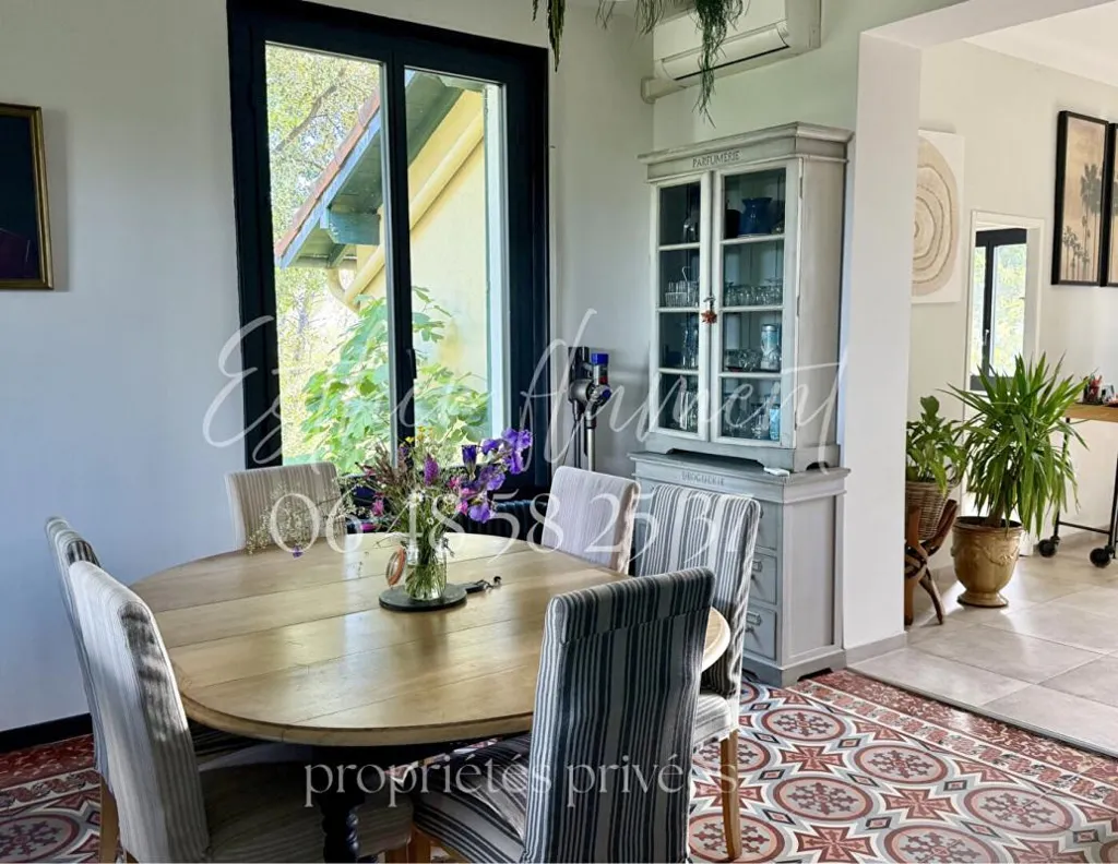 Sala da pranzo - Characterful House with Pool in Rousson