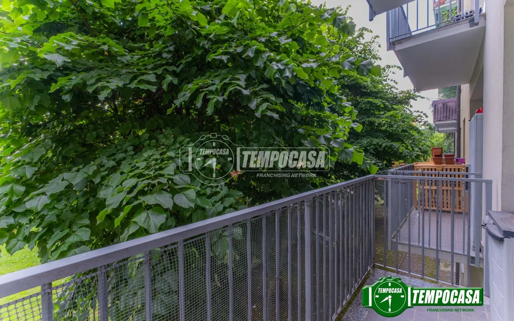 Balcon - 3-Bedroom Apartment with Balcony in Milan