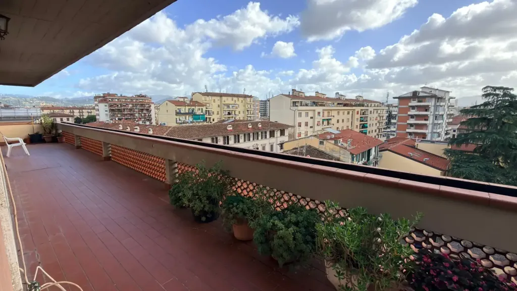 Rõdu - Penthouse with Panoramic Views in Florence