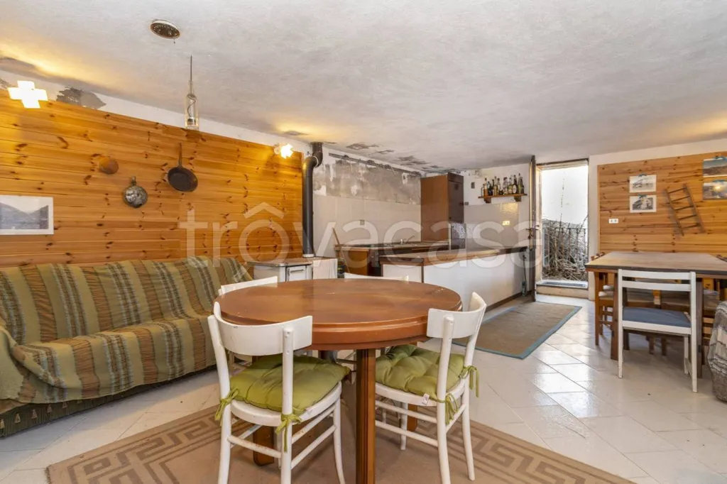 Dining Room - Rustic Baita with Garden in Celle di Macra