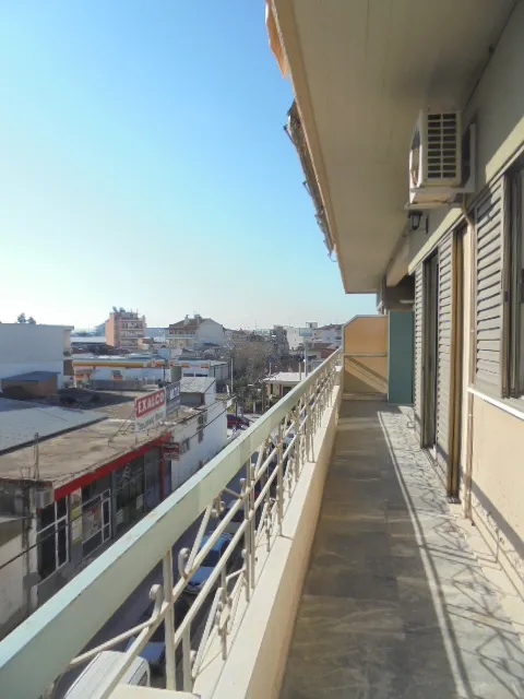 Balcon - City View Flat with Parking in Central Greece