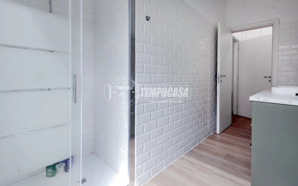 Salles de bain - Newly Refined Studio in Milan's Sempione Area