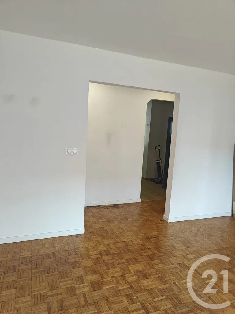 Soggiorno - 3-Bed Flat with Balcony in Morangis Centre