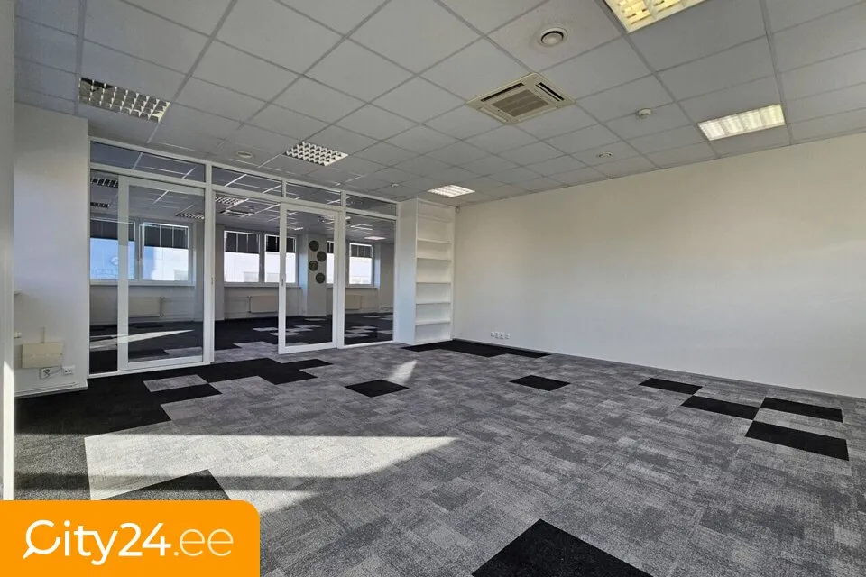 Studio - Spacious Office with Free Parking in Tallinn Centre