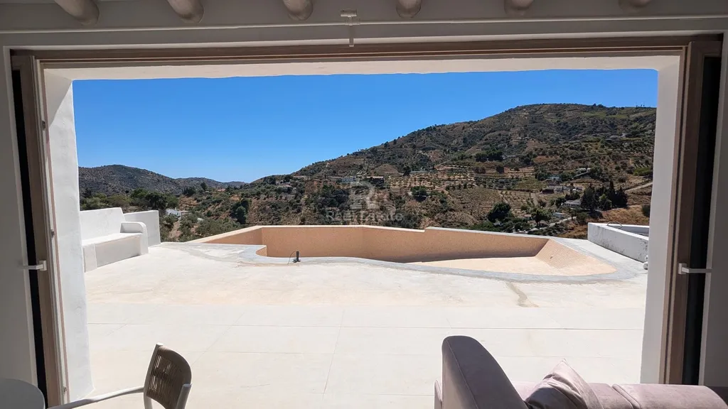 Terrazza - Modern Villa with Infinity Pool near Cómpeta