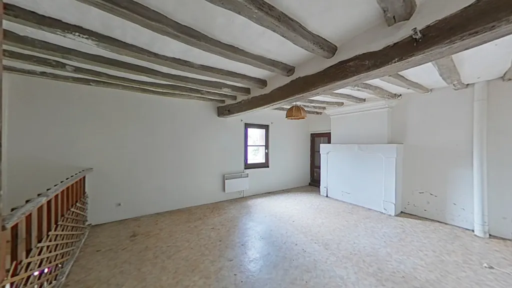 Pièces - Deux Logements à Réhabiliter dans le Centre de Chinon