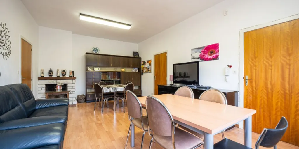 Salle à manger - Appartement avec Espace Commercial à Roeselare