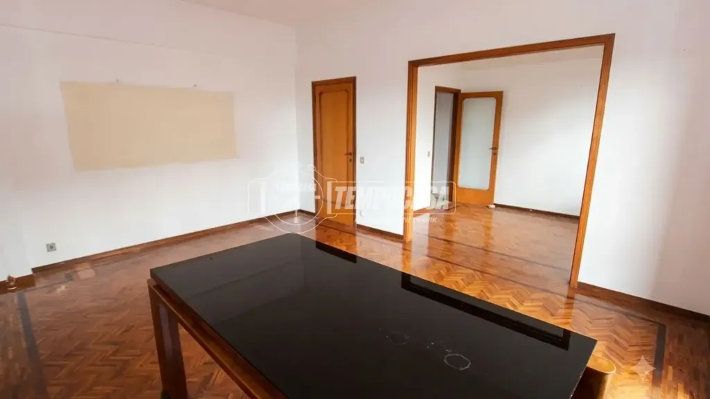 Elutuba - Spacious Apartment with Balcony in Ancona