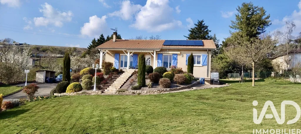Esterno - Traditional House with Garden View in Saint-Chamond